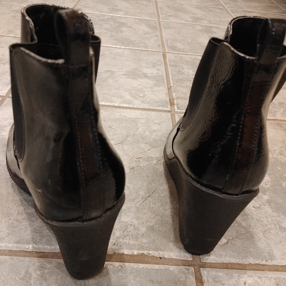 Shiny Black mark. booties, size 10 - Picture 3 of 8